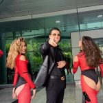 Zion Instagram - MI GENTE QUE LE GUSTA BAILAR?🕺 Pienso que esta canción si no te mueve el cuerpo es porque no estás vivo jaja QUIERO VER A TODOS SUBIENDO ESTOS PASOS Los mejores los estaré posteando y montando en mis historias!❤️🫂 Gracias al hermano @luismivr que no dudo en sumarse! Más tarde estaré publicando los pasos más detallados por si tienen dudas. ¿Quien dice que el jambe no baila?😅