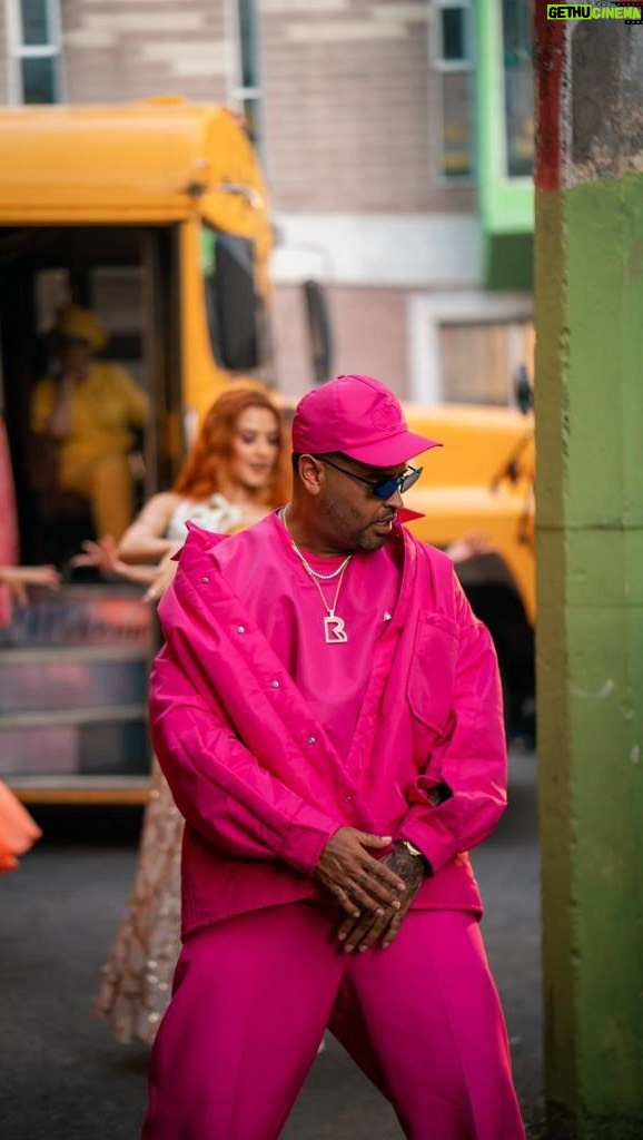 Zion Instagram - A ver…. Ya Escucharon #ShaWarMa??? Díganme desde dónde!! Q Los LeO 🥵 #Zdiddy @sashah #Uknowwwwwwww #BabyRecordsInc #Shawarma