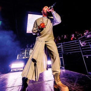 Zion Instagram - Gracias #Chile 🇨🇱 Que Noche🤯 #soldout 💙🤍❤️#Zdiddy #Uknowwwwww

Flosses by @ritzzzzzzz 
📸 @el.eme / @frankiejazz