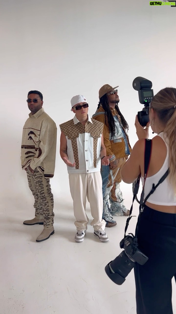 Zion Instagram - QUIERO K MA MÚSICA SUENE PA VERTE BAILAR DE NUEVO YA TIENEN EL #TRAJECITO PA MAÑANA? @zionylennox 🇦🇷🇵🇷