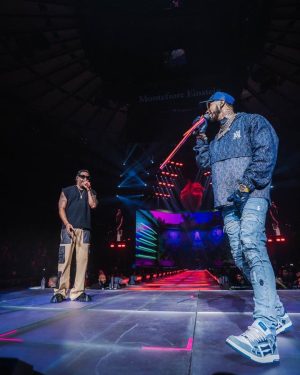 Zion Instagram - Seguimos compartiendo la tarima junto al BRRRRRRRO! @Anuel esta vez en #NewYork agradecido de mi gente, estamos activos !!! Exitos y que sigan los PaLoTes!! ☄️☄️☄️🤙🏾 #Zdiddy #MadisonSquareGarden #Uknowwwwww 

📸 @jaaybetancourt