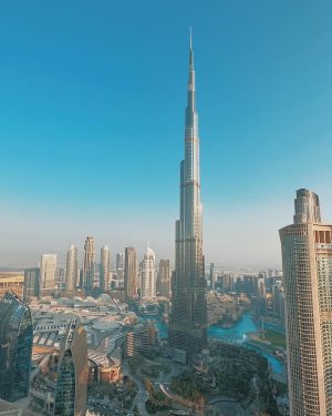 Zion Instagram - La vista al cielo’ como la están pasando ? que todos tengan un lindo Domingo  #dubai ❤️‍🔥🕌 #Zdiddy #Uknowwwwww