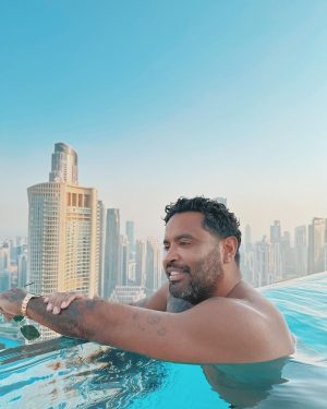 Zion Instagram - La vista al cielo’ como la están pasando ? que todos tengan un lindo Domingo  #dubai ❤️‍🔥🕌 #Zdiddy #Uknowwwwww