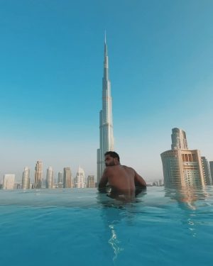 Zion Instagram - La vista al cielo’ como la están pasando ? que todos tengan un lindo Domingo  #dubai ❤️‍🔥🕌 #Zdiddy #Uknowwwwww