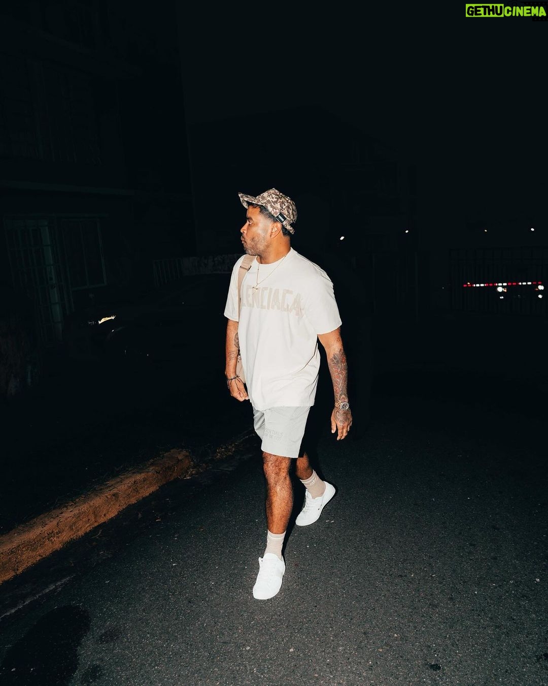 Zion Instagram - Estoy con Mi Norte más claro que Nunca🤌🏾 La Tranquilidad, Determinación y Felicidad Se me Sale por los Poros.☺️ ✌🏾 Trabajando ando… #NewMelody #the #perfect #melody #documentary #album 🎥📸 @shfotograf 📍🇵🇷