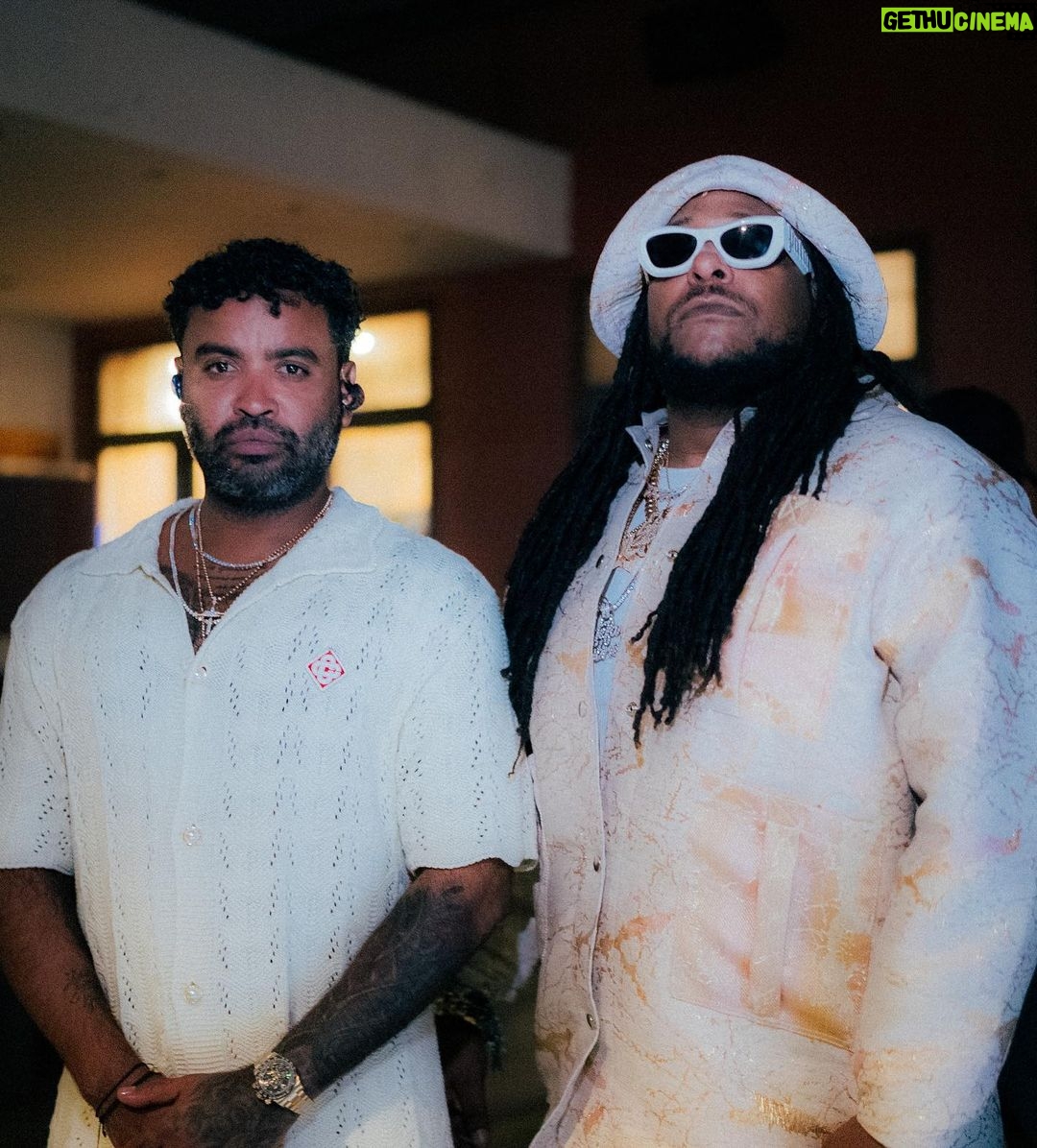 Zion Instagram - Agradecido con todos ustedes por permitirnos hacer lo que tanto amamos Lennox y yo β€οΈβπ₯ Los queremos mucho familia π₯π #Zdiddy #Uknowwwww #PuntaCana π©π΄ πΈ @sakography // Flouses @ritzzzzzzz