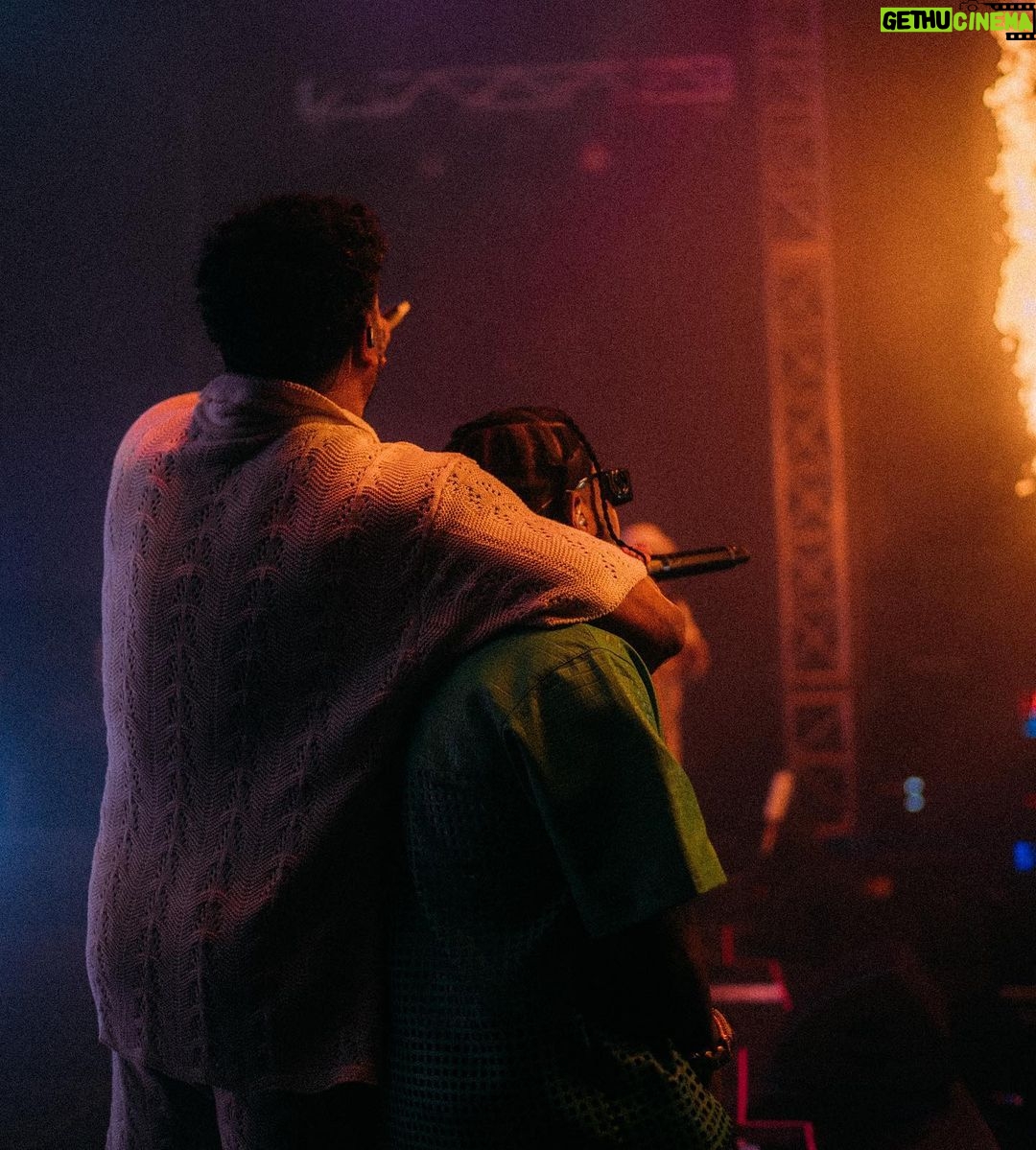 Zion Instagram - Agradecido con todos ustedes por permitirnos hacer lo que tanto amamos Lennox y yo β€οΈβπ₯ Los queremos mucho familia π₯π #Zdiddy #Uknowwwww #PuntaCana π©π΄ πΈ @sakography // Flouses @ritzzzzzzz