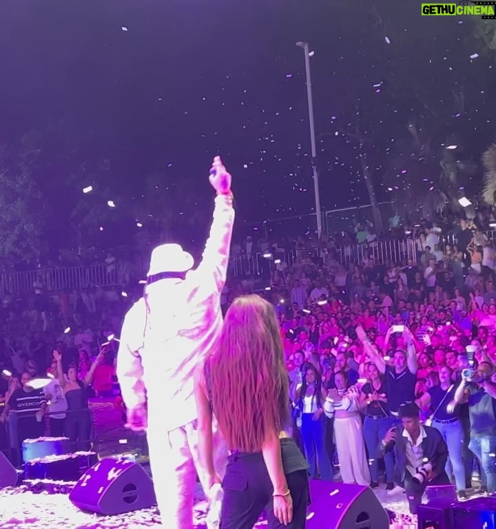 Zion Instagram - π©π΄π΅π·UNA SOLA SANGRE π©ΈππΎ GRACIAS @zion @lennox POR INVITARME A SU CONCIERTO EN PUNTA CANAπ΄ βοΈππΎπ VENIMOS MAS DURO QUE NUNCA ESTE 2024 #Zion Y #lennox πΏππ₯@djtazmaniapr el loco mio te quiero Punta Cana