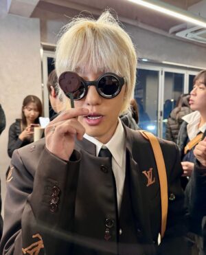 Zion.T Instagram - 며칠 지났지만 퍼렐형님 진짜 축하드립니다 
#광고
#LVMenSS24
#PharrellWilliams
@louisvuitton