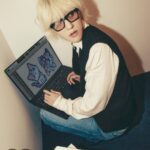 Zion.T Instagram – 근력이 좋은 편이 아닌데 한 손에 들고 다닌다. 
Zip에서 들판에서 심지어 욕실에서도 가볍게, 누구나 프로가 될 수 있는 방법이 여기에 있다. 🎶

#광고 #LG그램프로 #LGgrampro