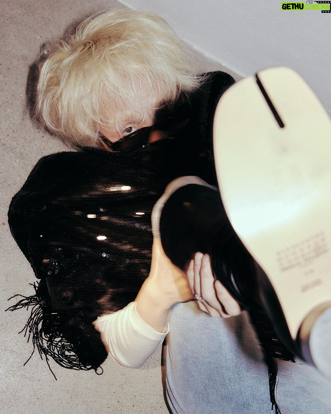 Zion.T Instagram - πΊπΌ lessss foto @less_photo π€