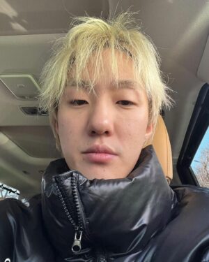 Zion.T Instagram - Zip 작업기 궁금하신 분🙋🏼