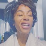 Zoe Saldaña Instagram - This wig from @people shoot also gave me massive Whitney Houston vibes 🥰 🤡