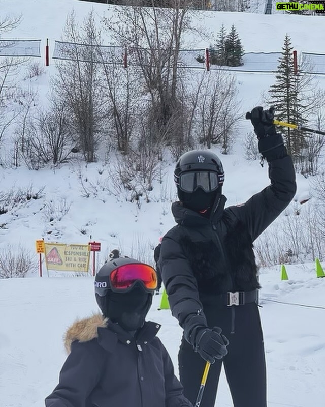 Zoe Saldaña Instagram - Getting back into the swing of things ;-)