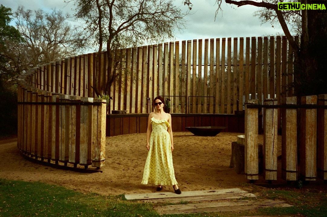 Zoey Deutch Instagram - more thankful than ever for my beautiful family and friends and the opportunity to adventure through life with them photo series pt1 of the most magical birthday trip for my dad @andbeyondtravel @andbeyondtengile Tengile River Lodge