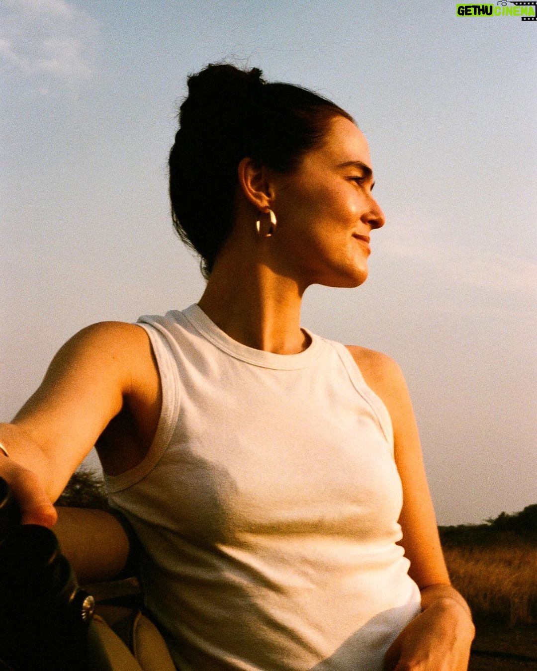 Zoey Deutch Instagram - 🦏🦒🦓🦁🐘 Tengile River Lodge