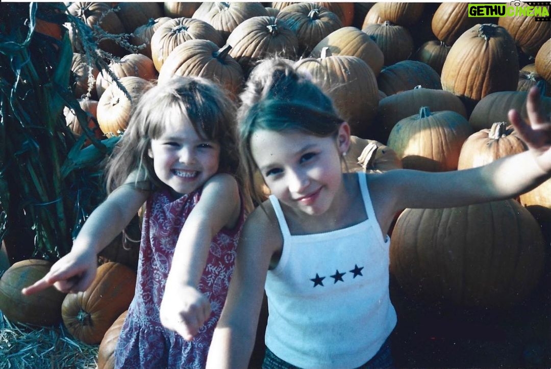 Zoey Deutch Instagram - happy birthday to the wisest + coolest big sis. my hero. the most interesting and interested person i know. plus, no one knows how to throw up a casual spice girls inspired ✌️ like you. u my everything 🤍