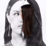 Zoey Deutch Instagram - seeing double 👀 by the incredible @jr #paperportraitserie