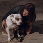 Zoey Deutch Instagram - have u ever seen a dog so embarrassed to take a picture with their owner because like ……??