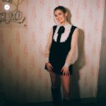 Zoey Deutch Instagram - 🖤🤍💗