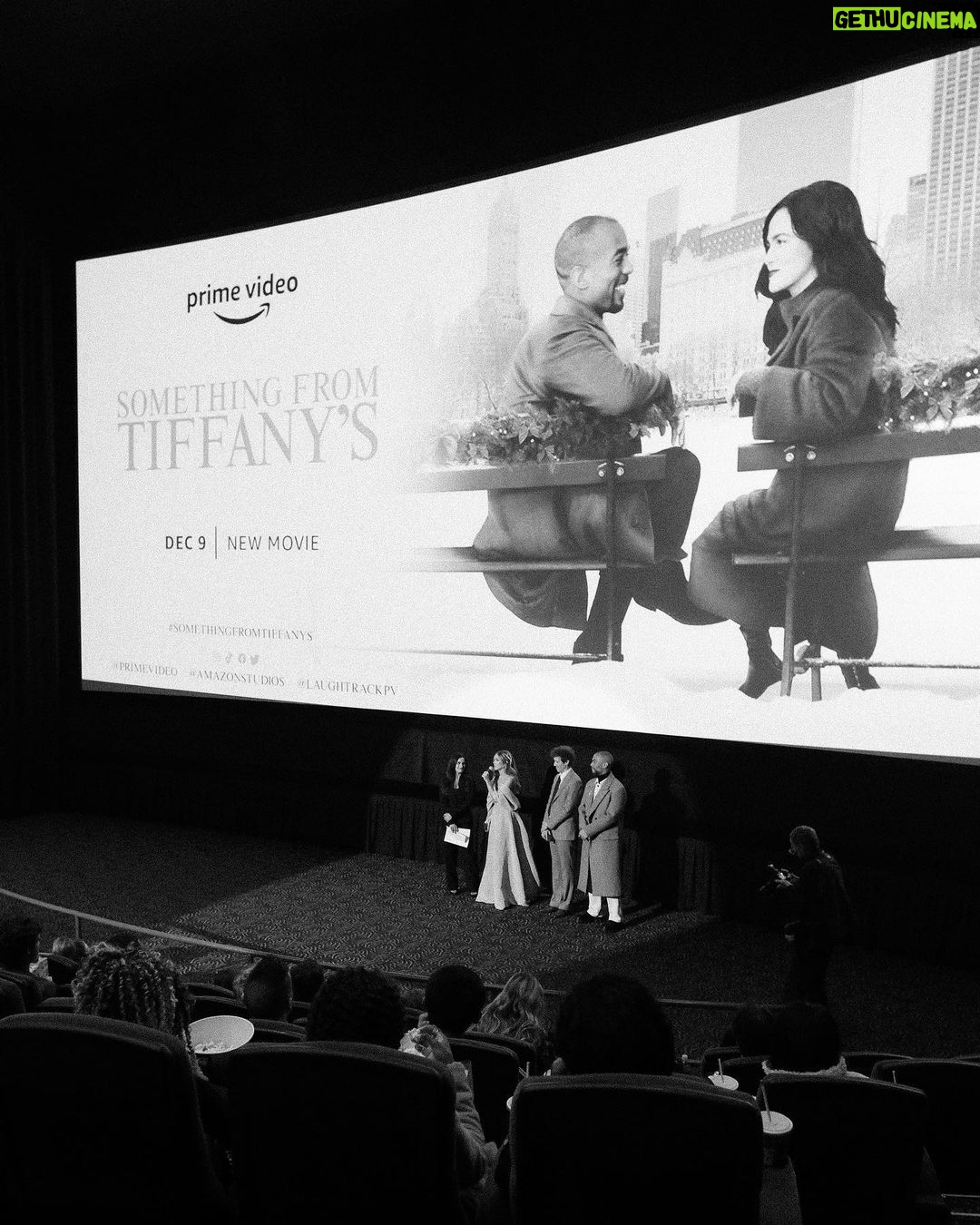 Zoey Deutch Instagram - simply here to say that you only need to wait one more week to watch your new favorite holiday movie