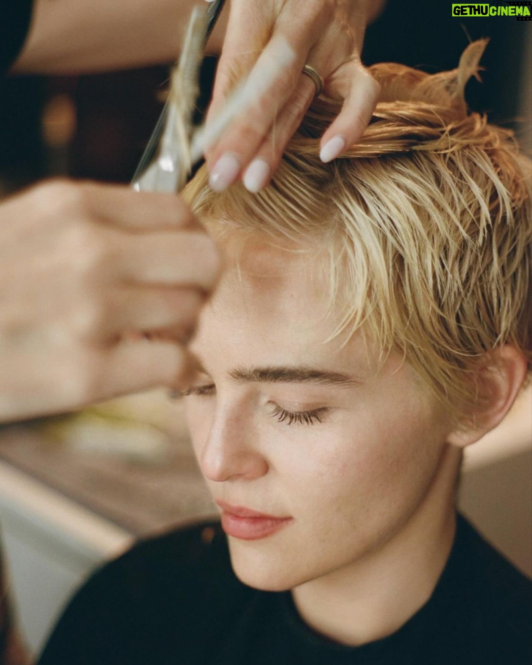 Zoey Deutch Instagram - whoooo is sheeeee?! thank you to my longtime hair collaborators @traceycunningham1 @bridgetbrager @redken for bringing my hair back to blonde thanks to #redkenshadeseq in a whole very new way for my next project #redkenpartner #identitycrisis!!! photos by my brilliant big sis @maddiedeutch