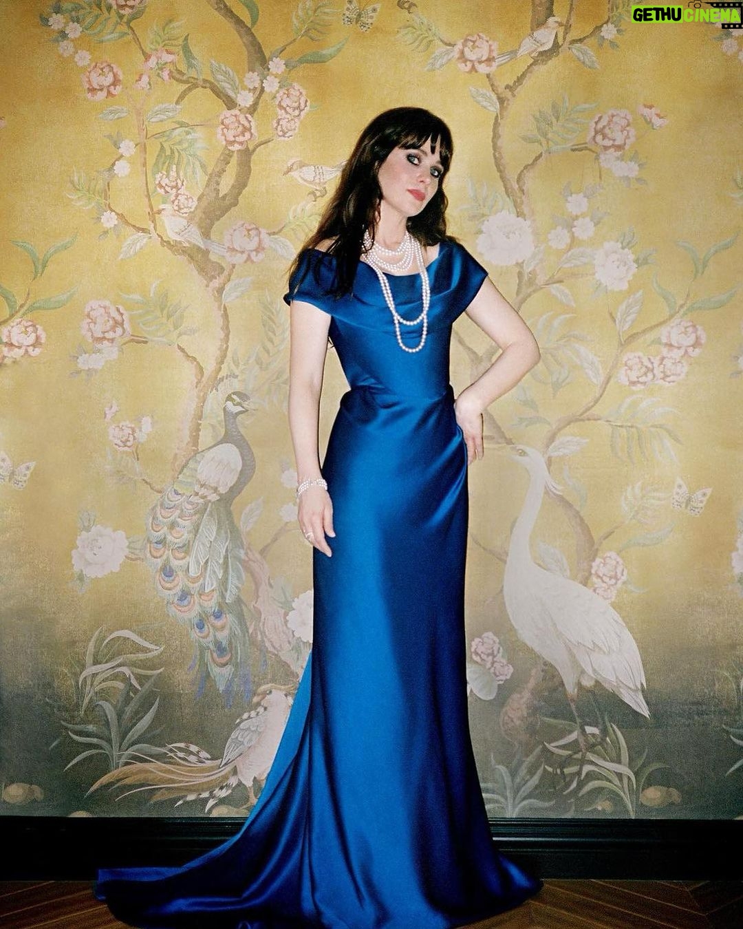 Zooey Deschanel Instagram - Heading to Trader Joe’s…do you guys want anything?