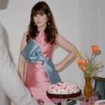 Zooey Deschanel Instagram - Oh, cake with a side of bow 🎀 📸: @chantalaanderson