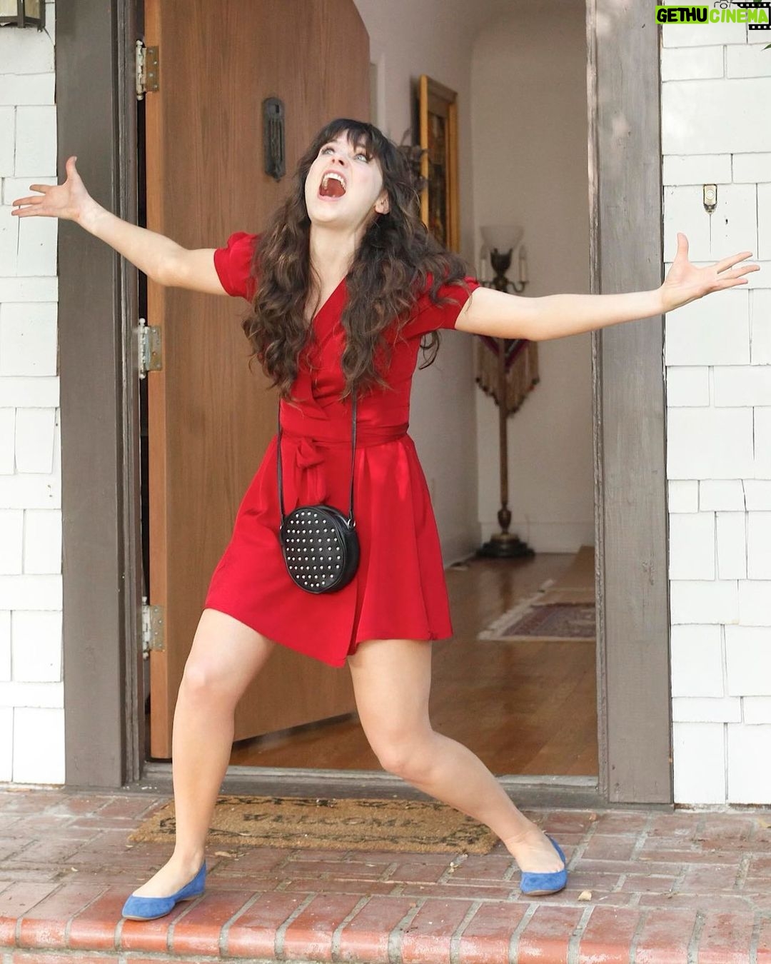 Zooey Deschanel Instagram - Me when it’s finally warm enough to wear short sleeves