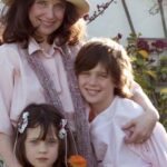 Zooey Deschanel Instagram - Happy Mother’s Day to my AMAZING mom! I’m so lucky I got to have you as my mother. And to all the people who mother and nurture like mothers out there- today we celebrate you!