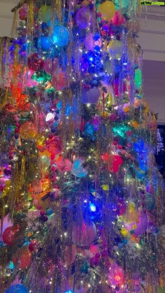 Zooey Deschanel Instagram - Christmas tree of my dreams… Thanks @glitterville 💖💜