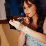 Zooey Deschanel Instagram – Just a regular date night 💙✨

📸: @ilariaieie
Last 📸: Enrico Paramento