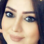 Zuhur Alaa Instagram - الأم كفوف مجعَّدة، وأطراف محناة، تلك هي التي تخبئ أسماءنا دون علمنا بين ثناياها لترفعها بصدق إلى السماء. كل عام وامهاتنا بالف خير 🌹