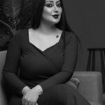 Zuhur Alaa Instagram - مسائكم خير وعافيه 🖤🖤🤍🤍🖤🖤