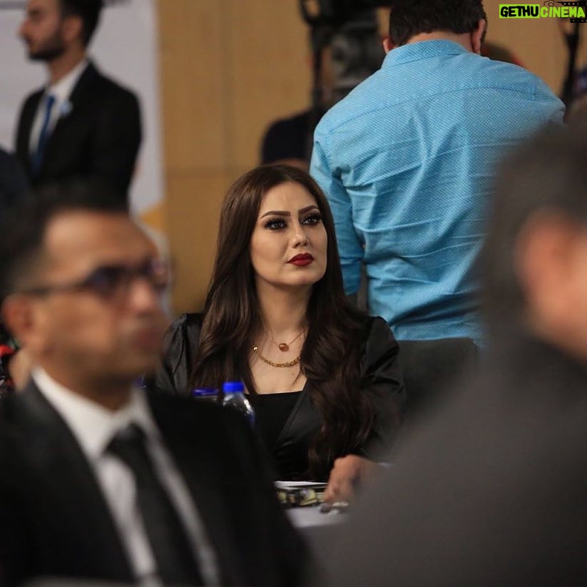 Zuhur Alaa Instagram - 🌹🌹🌹🌹شكرا لاصدقائي الطيبيين على تهانيكم وكلامكم ورقي تواصلكم بكم يلمع نجمي اكثر واكثر 😍ربي يحفظكم