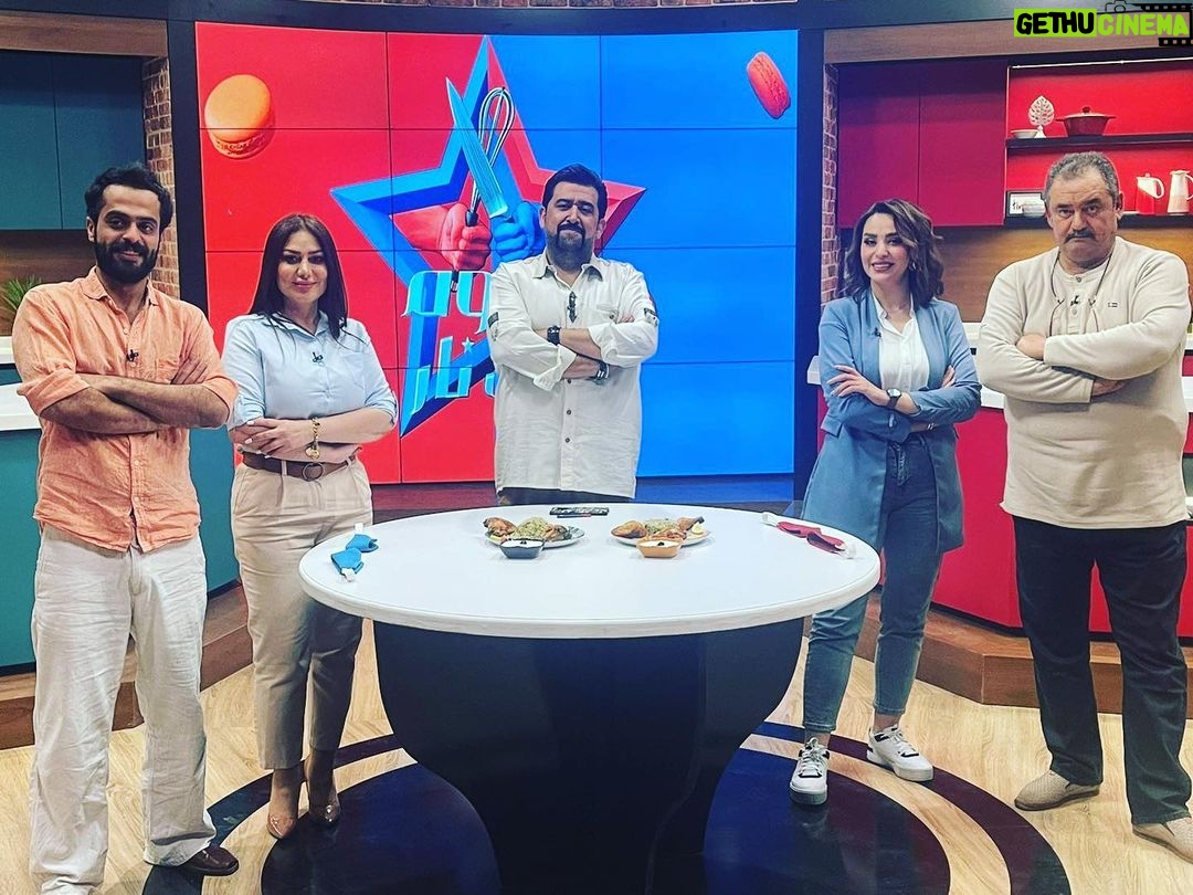Zuhur Alaa Instagram - مشاركتي في برنامج (نجوم على النار) جانت حلقه كلش حلوووه مع اجمل الاصدقاء ❤️❤️❤️❤️ @awosalhlfe @teba_khalil @wissam.dyaa