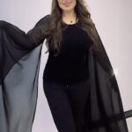 Zuhur Alaa Instagram – أسرع طريقة لإكتساب الثقة بالنفس هي أن تفعل بالضبط ما كنت تخشى فعله.
مكياج وشعر @razan_salon
مصمم الازياء @saif.alobaidi83