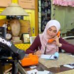 Zulin Aziz Instagram – Baru sehari kerja dekat @kantinasampedas 
Dah kena buang 🤣.

Bawal : @minaz.my 
🎥 : @ronda2ramadan