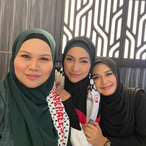 Zulin Aziz Instagram - Bersahabat dah berbelas tahun
Rezeki dapat sama2 dalam majlis ilmu penuh Baraqah ni ❤️

Terima kasih @umieaida9 @ermafatima @bettyrahmad 
anjurkan majlis ilmu.
Semoga Allah limpahi pahala berganda2
Dan dipermudahkan urusan dunia akhirat,amin.

Musollah Aisyah
Ribath Fatimah
Bayt Ar Rahman

#westandforpalestine 🇵🇸