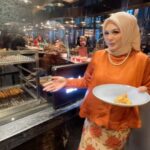 Zulin Aziz Instagram - Semalam Zulin pergi preview Buffet Ramadan dekat @wkualalumpur … MashaAllah sedapnya menu dia!! Sampai sekarang tak bole move on ..teringat-ingat. Yang specialnya ada Roti wagyu tu… Dia punya pengat durian,pulut aduhh!! Eh semualah sedap 😋 Korang boleh la cuba nanti berbuka dekat sini ❤️ Bazaar Malam @wkualalumpur