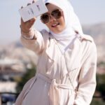 Zulin Aziz Instagram - Sepanjang Zulin travel ni, zulin guna pocket wifi dari @roamingmanmy ❤️ Memang lajuuuu yaa! Walaupun kat atas bukit, mana2 ceruk pun ada line.Amazing! Before this zulin selalu roaming data je tp pocket wifi ni lebih jimat sebab boleh share 5 org .Sekarang dah ada 5G tau! So kalau korang ada plan nak ke luar negara,jangan lupa rental Roaming Man ni dekat airport. Thank you so much @roamingmanmy 😍 Cappadocia/Turkey