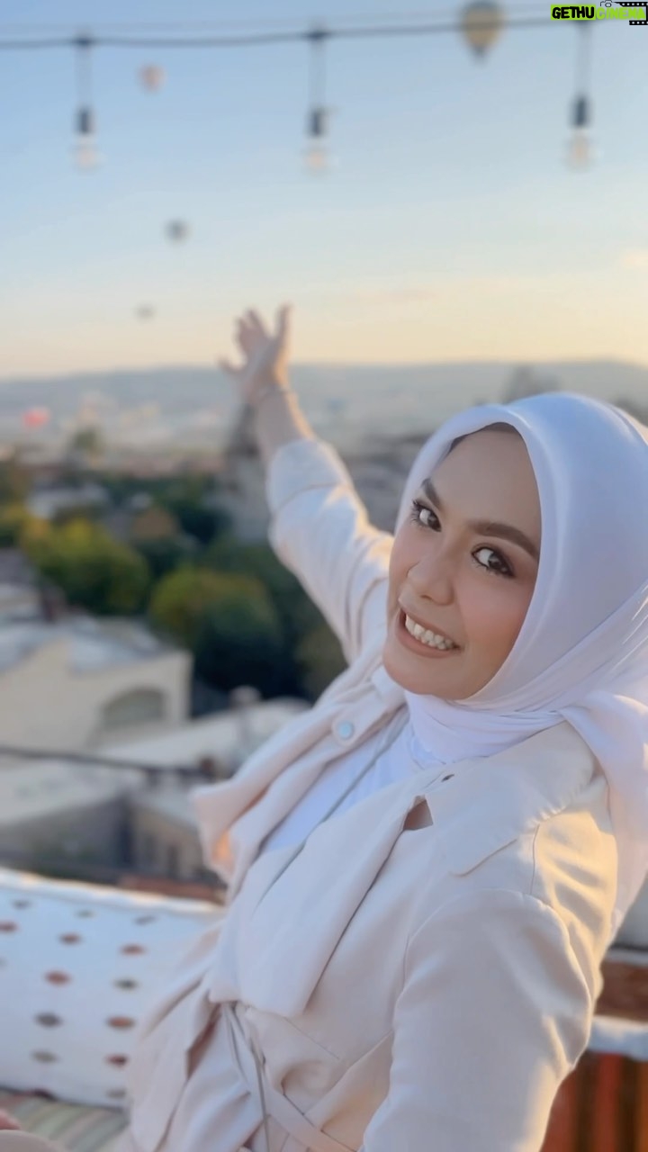 Zulin Aziz Instagram - Zulin ni resdung..kerap gatal2 telinga. Lagi2 pergi tempat sejuk mcmni. Korang kalau nak cuci telinga jgn pakai cotton bud, boleh rosak telinga tu.. Mudah nak bawak kemana2. Kalau travel wajib bawak! Dapatkan antikerak dekat @resdungmobile ❤️