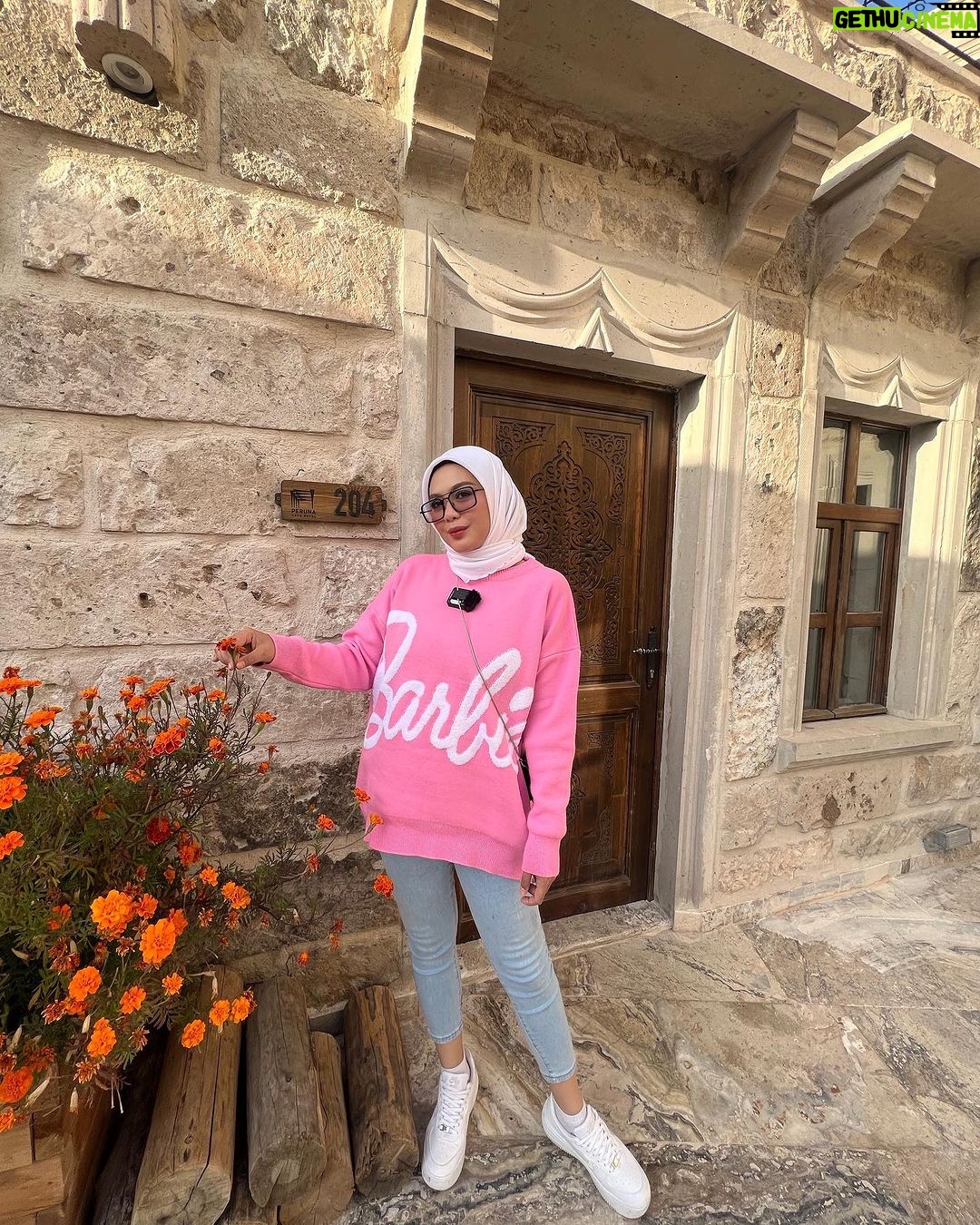 Zulin Aziz Instagram - Mata dah rabak tak cukup tidur tu Cappadocia/Turkey
