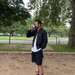 Zulin Aziz Instagram – Jom Zulin nak share pengalaman di London🇬🇧
Masa stay dekat @theestatelondon ni memang mudah nak kemana pun.Jalan kaki je nak pergi Primark hehe.
Train station pun dekat,ada surau ,
ada Halal market semua depan rumah.
Memang jalan kaki je nak kemana pun.
@theestatelondon sediakan kelengkapan memasak jgk + korang boleh la berjimat duduk London ni kan. Semua benda mahal tapi bila masak,mmg banyak sangat jimat sbb barang basah dia murah !
@theestatelondon ada 4 bilik dan 3 bilik air.
Memang selesa utk satu family nak stay.
Nanti korang follow and tengok kat @theestatelondon .korang mesti jatuh cinta dgn location,hiasan dia ish semualah perfect!
Zulin nak menabung ni..nak repeat lagi.
Haih xboleh move on la London ni.
Cuaca best,org2 dia pun baik2,nak cari makanan halal,surau semua mudah kat London.
Okay laa jom skodeng @theestatelondon .
Nak lepas rinduuuuuu 😭 London, United Kingdom