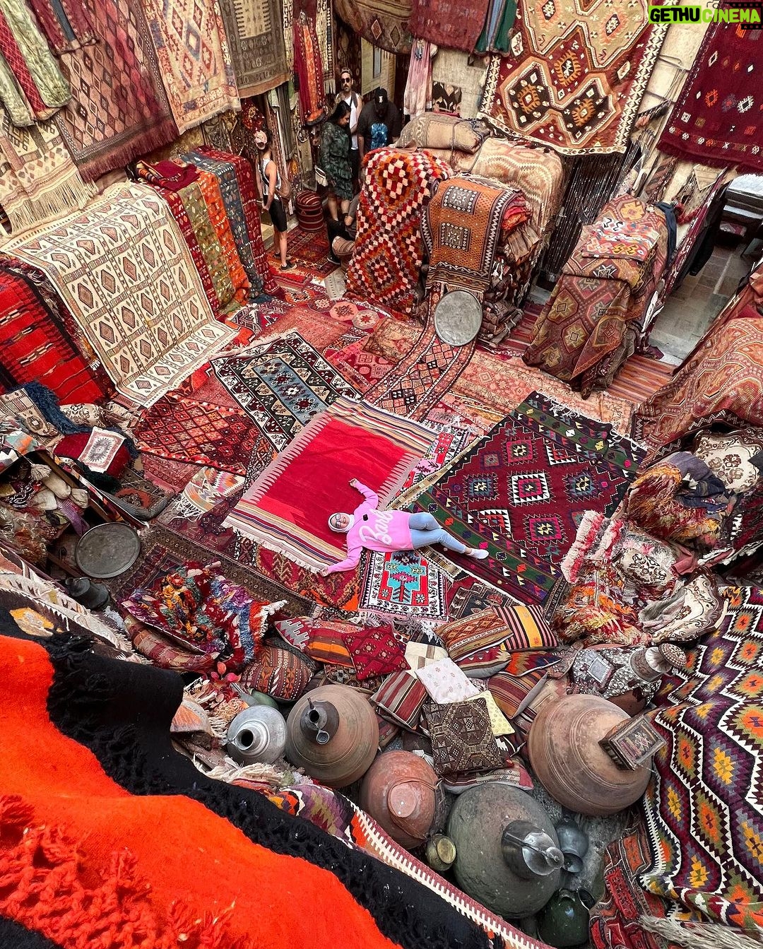 Zulin Aziz Instagram - Yg ni kat Nilai pun ada 😝 Cappadocia/Turkey
