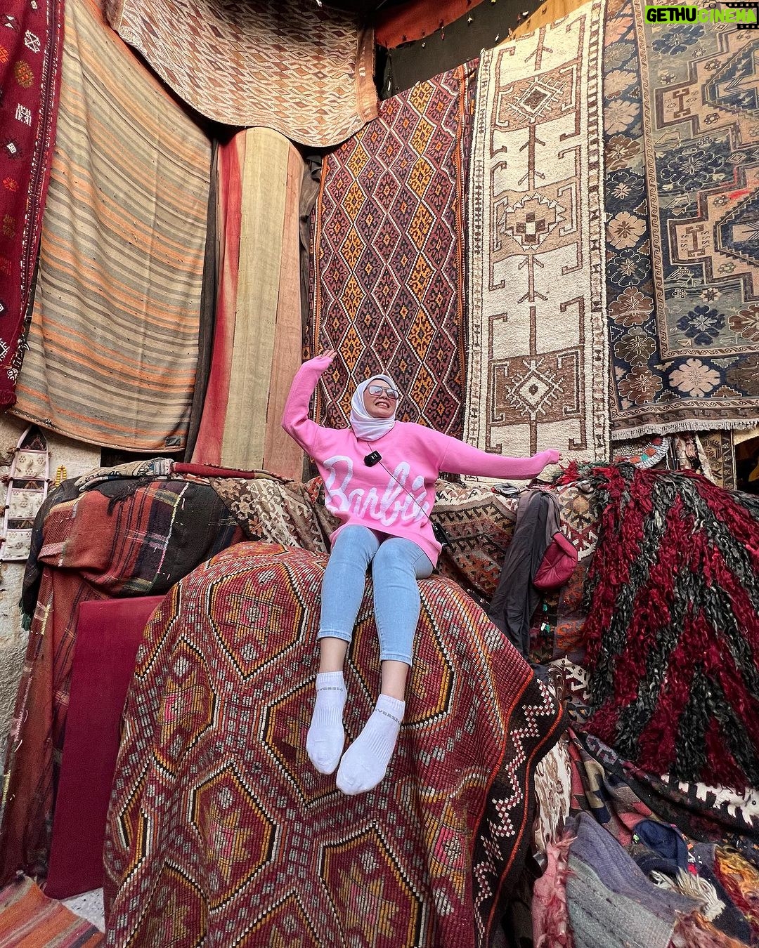 Zulin Aziz Instagram - Yg ni kat Nilai pun ada 😝 Cappadocia/Turkey