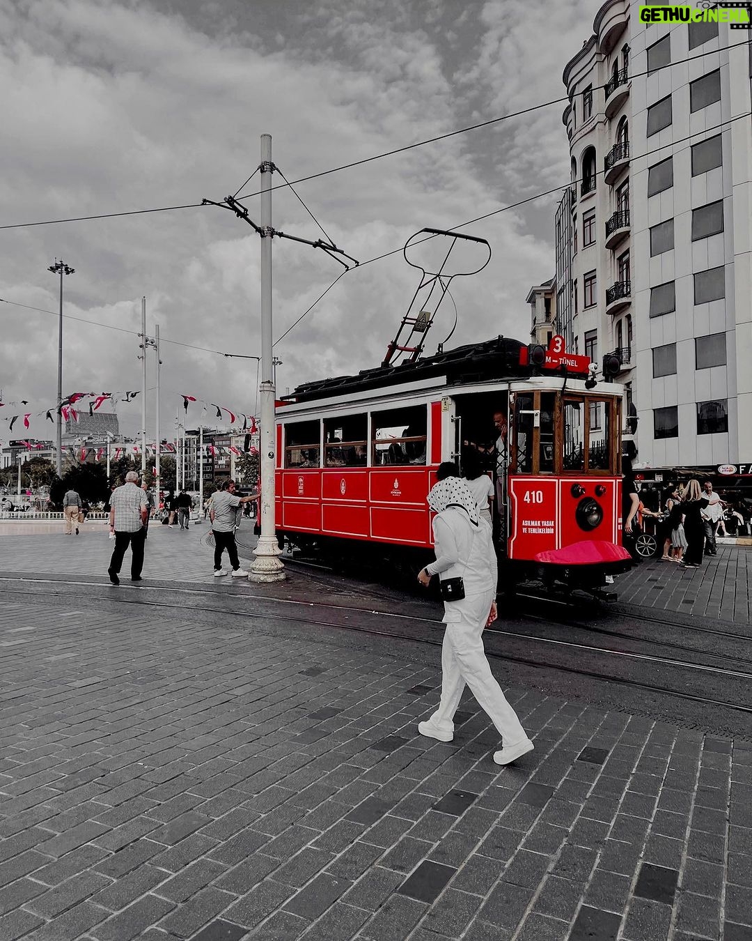 Zulin Aziz Instagram - 🇹🇷 Day -2 Taksim, Istanbul, Turkey