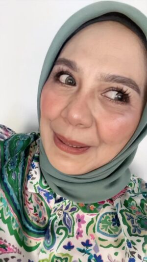 Zulin Aziz Instagram - Bila zulin dah tua..
Zulin tetap zulin 🤣🤣