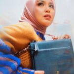 Zulin Aziz Instagram – #AIGNER Isa crossbody bag – my ultimate accessory companion. Rekaan moden, boleh digayakan dalam dua stail, leather strap untuk gaya kasual, stainless steel acara sosial. Love it!
Explore and shop the Isa crossbody bag at AIGNER
Pavilion KL | Suria KLCC | LaLaport BBCC
@themeliumgroup #melium