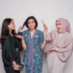 Zulin Aziz Instagram - Congrats @e.llfara ❤️ Kerja bagus2 okay! ✈️ #sisters